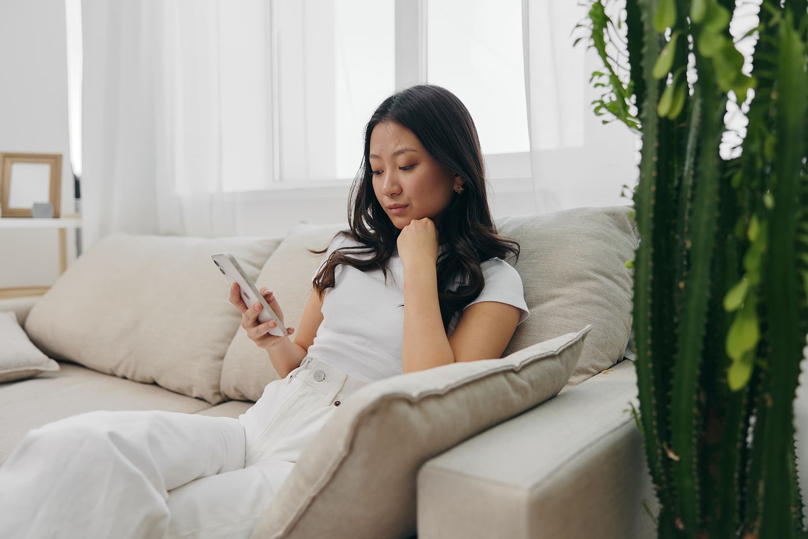 A woman seraching "Surgical Abortion Side Effects and Risks "