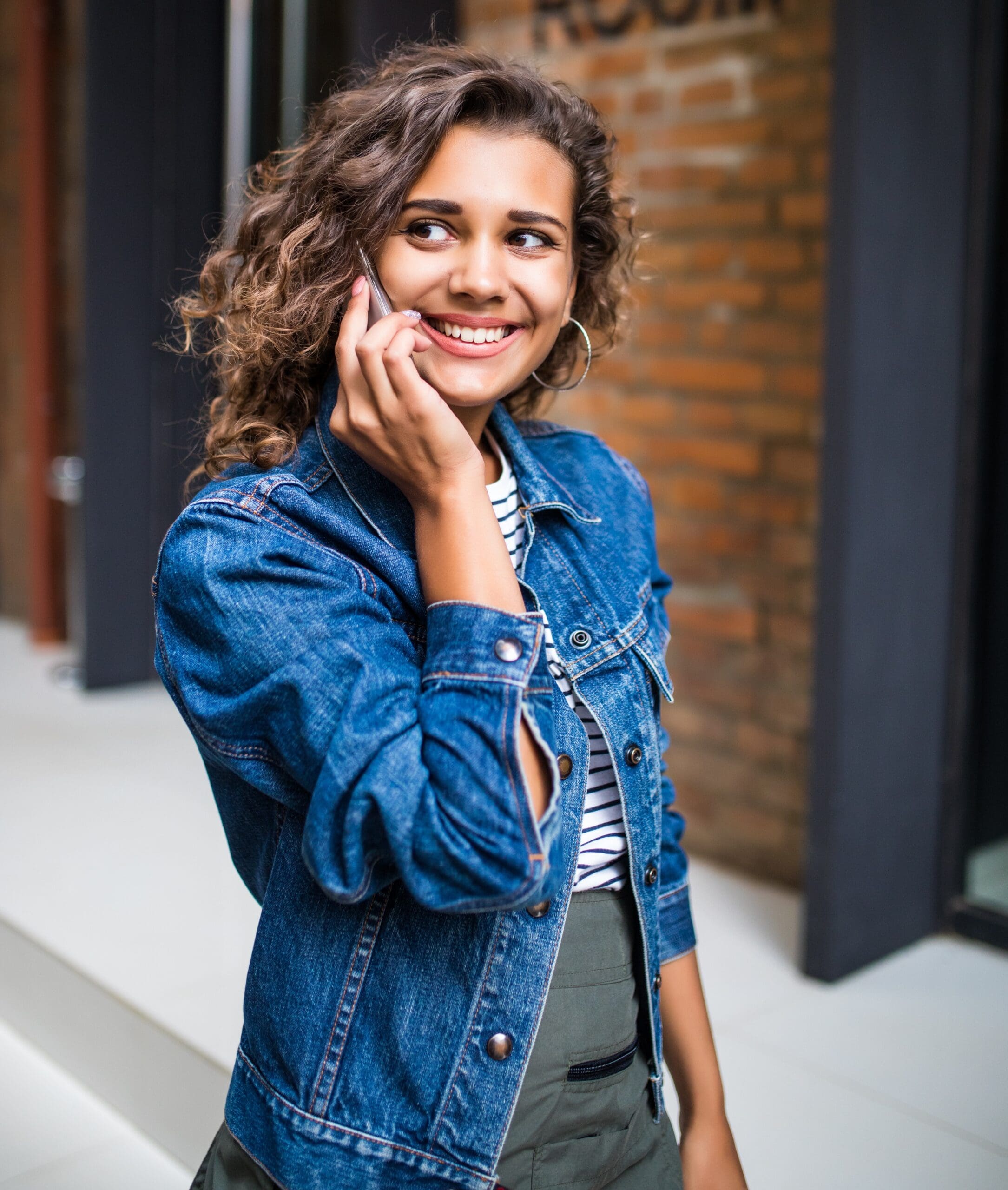 A woman making an appointment at Expectations Women's Center